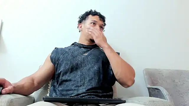 Dominick star online show from 02.01.25