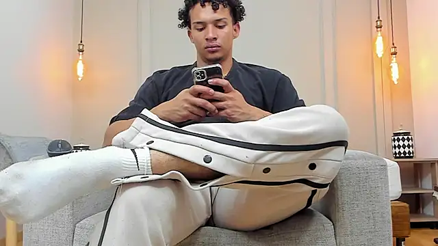 Dominick star online show from 02.07.25