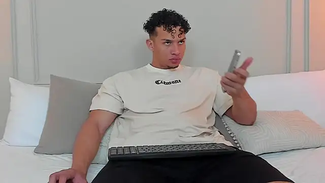 Dominick star online show from 03.02.25