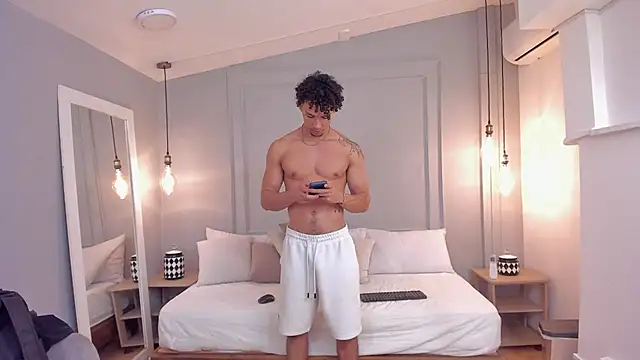 Dominick star online show from 10.04.25