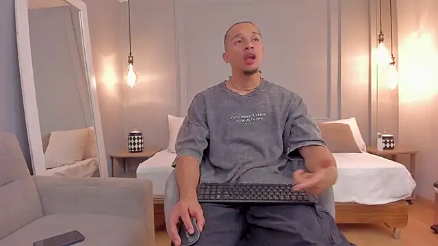 Dominick star online show from 11.10.25