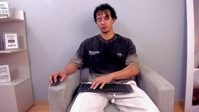 Dominick star online show from 11.28.25