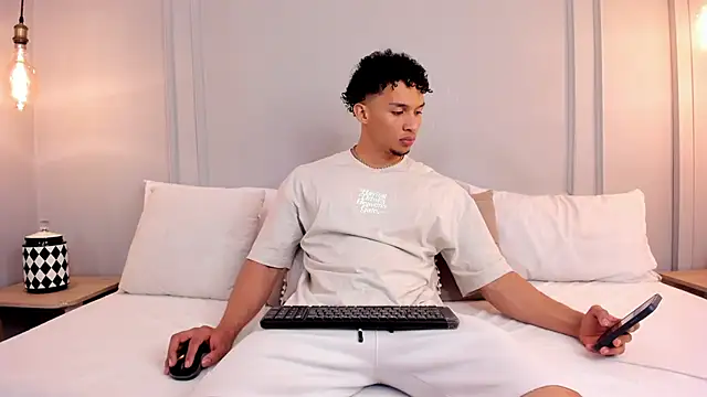 Dominick star online show from 12.16.25