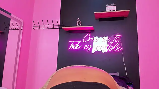 Sofi Fox  online show from 03.14.25