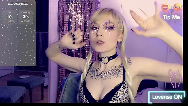 mischellemeow13 online show from 12.22.24