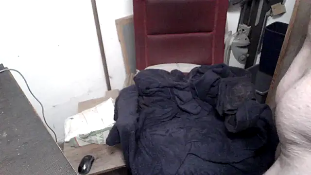 Snapshot of Vernalot_76 chatting on 10.14.25 Vernalot 76 online show from 10.14.25