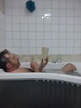 Snapshot of Vernalot_76 chatting on 10.27.25 Vernalot 76 online show from 10.27.25