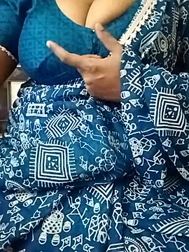 Snapshot of MONA_DARLING31 chatting on 09.22.25 MONA DARLING31 online show from 09.22.25