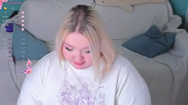 LilyBelll online show from 02.05.25