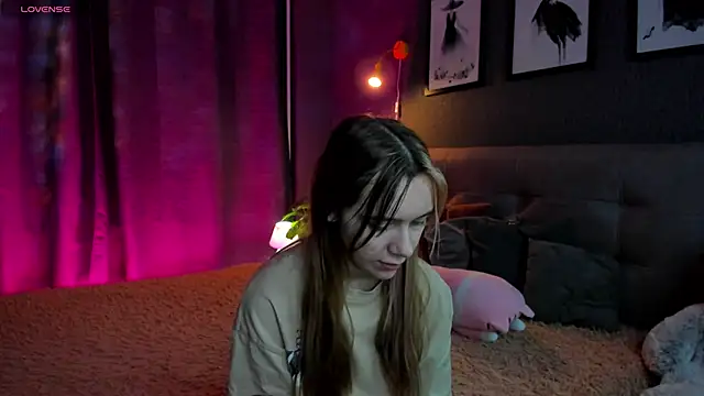 Snapshot of Lesi_Moonie01 chatting on 11.13.25 Lesi Moonie01 online show from 11.13.25