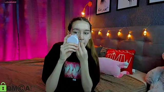 Lesi Moonie01 online show from 12.22.25