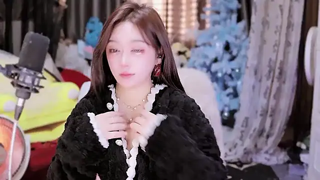 Snapshot of Missy_Nana21 chatting on 02.01.25 Missy Nana21 online show from 02.01.25