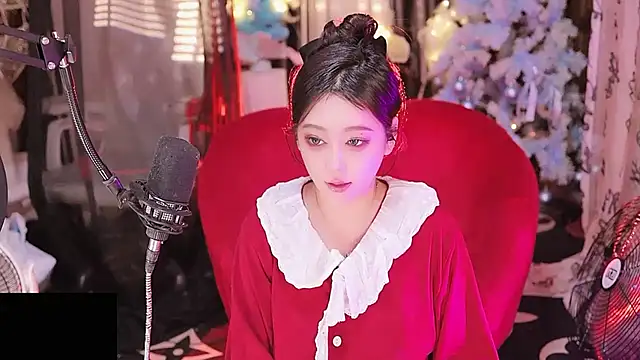 Snapshot of Missy_Nana21 chatting on 10.20.25 Missy Nana21 online show from 10.20.25