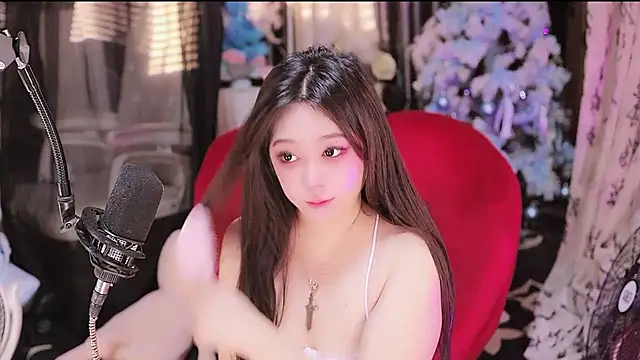 Snapshot of Missy_Nana21 chatting on 10.31.25 Missy Nana21 online show from 10.31.25