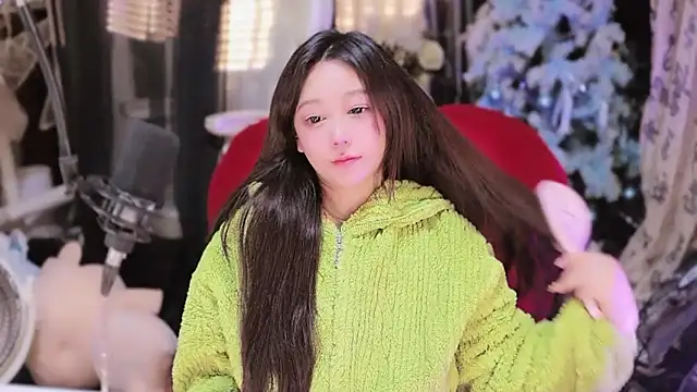 Snapshot of Missy_Nana21 chatting on 11.21.25 Missy Nana21 online show from 11.21.25