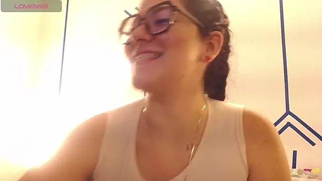 EsmeraldaSantoss online show from 12.19.24