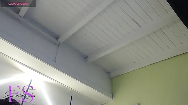 EsmeraldaSantoss online show from 12.22.24