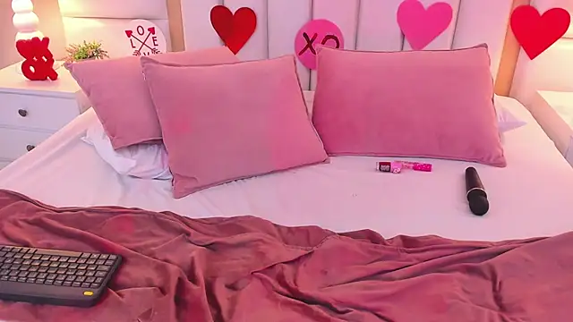 AmbarSantany online show from 02.14.25