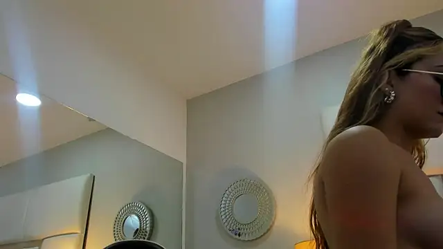 AmbarSantany online show from 03.13.25