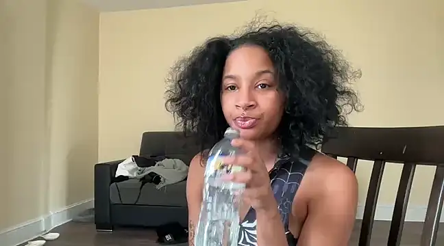 shandiloveslemonss online show from 12.14.24