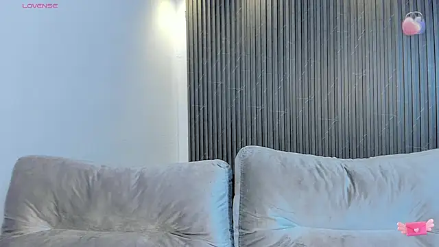 Laurent Williams online show from 02.12.25