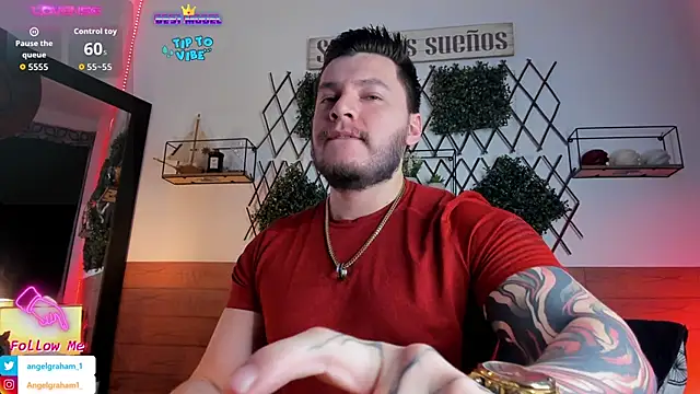 Snapshot of Angelgraham_1 chatting on 10.30.25 Angelgraham 1 online show from 10.30.25