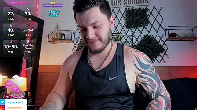 Snapshot of Angelgraham_1 chatting on 10.31.25 Angelgraham 1 online show from 10.31.25