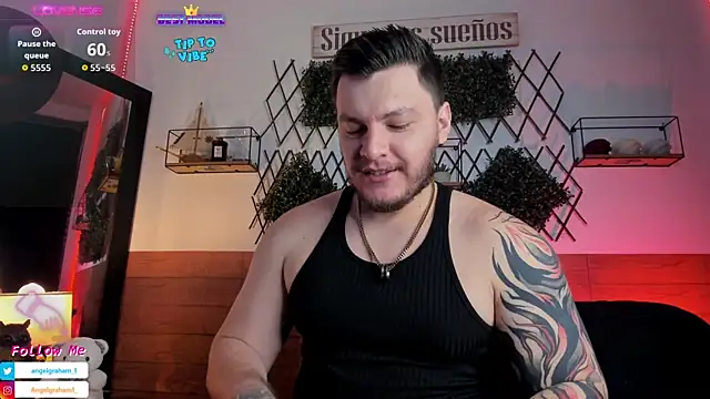 Snapshot of Angelgraham_1 chatting on 12.02.25 Angelgraham 1 online show from 12.02.25