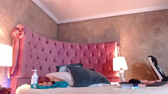 GabyPetit online show from 01.31.25