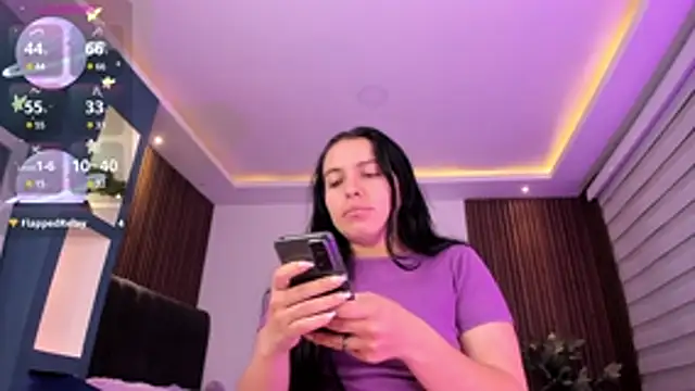 Snapshot of Lucy_Smith2 chatting on 12.04.24 Lucy Smith2 online show from 12.04.24