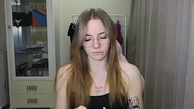 littlevildevil online show from 01.15.25