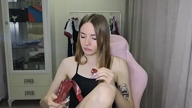 littlevildevil online show from 01.17.25