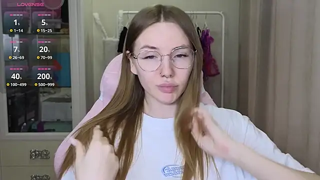 littlevildevil online show from 03.19.25