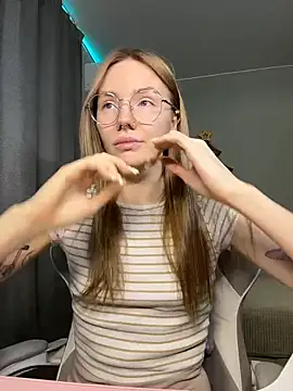 littlevildevil online show from 02.02.26