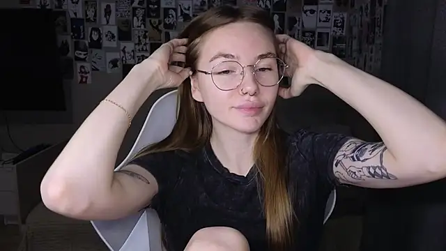 Snapshot of littlevildevil chatting on 05.15.26 littlevildevil online show from 05.15.26