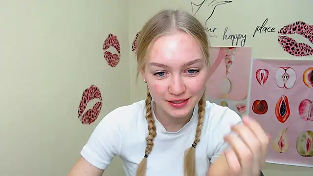 Snapshot of MademoiselleCl chatting on 12.07.24 MademoiselleCl online show from 12.07.24