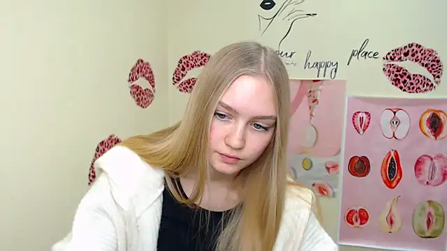 Snapshot of MademoiselleCl chatting on 12.18.24 MademoiselleCl online show from 12.18.24