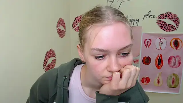 Snapshot of MademoiselleCl chatting on 01.26.25 MademoiselleCl online show from 01.26.25