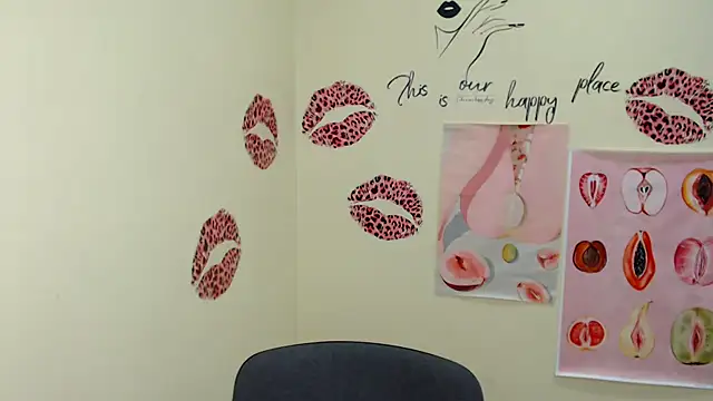 Snapshot of MademoiselleCl chatting on 02.01.25 MademoiselleCl online show from 02.01.25