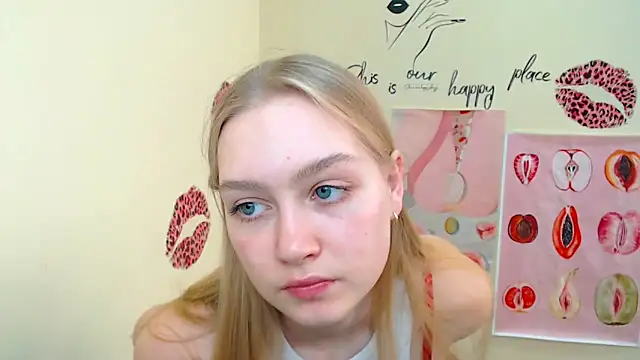 Snapshot of MademoiselleCl chatting on 02.21.25 MademoiselleCl online show from 02.21.25