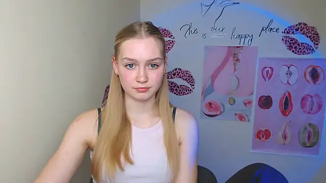 Snapshot of MademoiselleCl chatting on 02.26.25 MademoiselleCl online show from 02.26.25