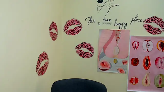 Snapshot of MademoiselleCl chatting on 03.21.25 MademoiselleCl online show from 03.21.25