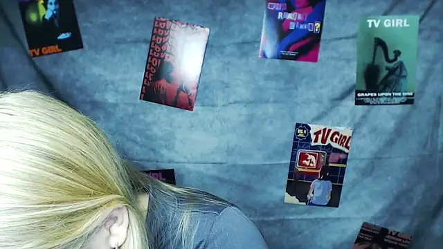 Snapshot of MademoiselleCl chatting on 10.06.25 MademoiselleCl online show from 10.06.25