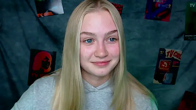 Snapshot of MademoiselleCl chatting on 10.07.25 MademoiselleCl online show from 10.07.25