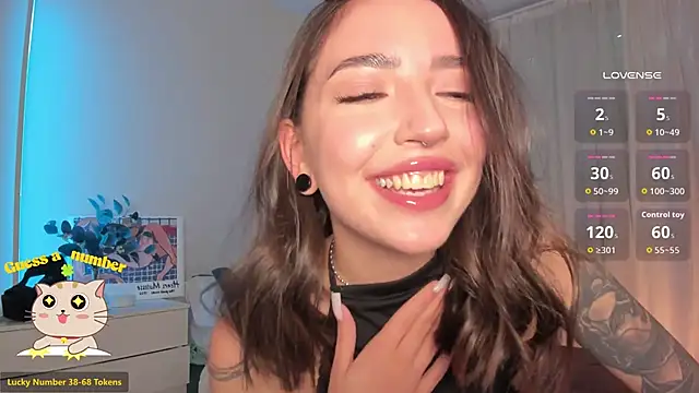 Snapshot of Oh_My_Dianee chatting on 09.23.25 Oh My Dianee online show from 09.23.25