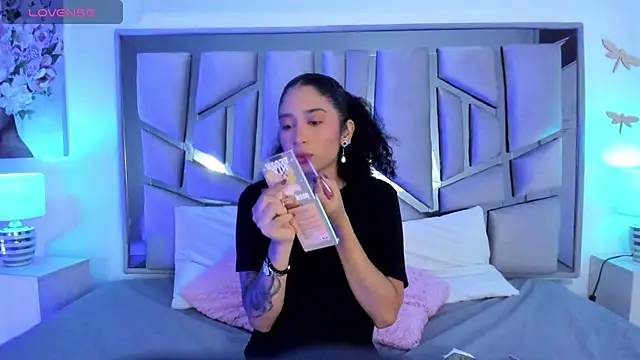  lanna jhonson  online show from 02.06.25