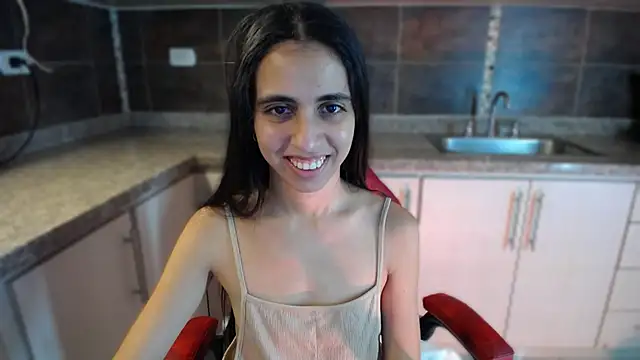 Snapshot of anna_alvarez chatting on 10.27.25 anna alvarez online show from 10.27.25