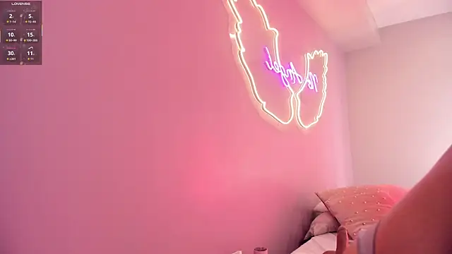 Ninna monroe  online show from 10.22.25