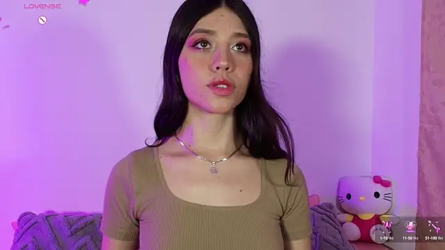 Snapshot of CheryelFox chatting on 10.12.25 CheryelFox online show from 10.12.25