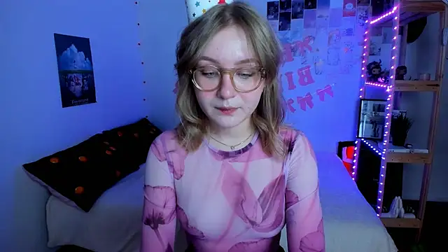 Snapshot of leazy_peazy chatting on 12.17.25 leazy peazy online show from 12.17.25